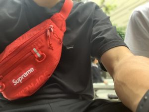 Supreme】シュプリーム19SSウェストバッグのサイズ感や収納力について