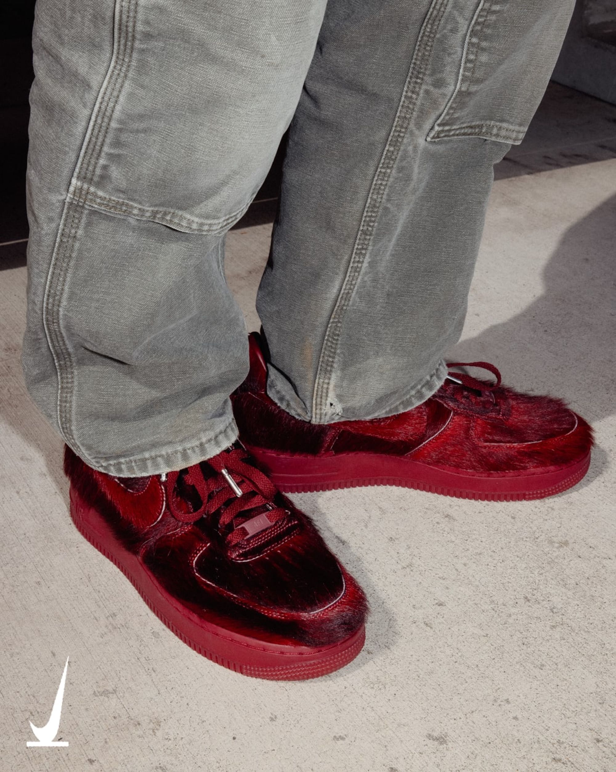 Nike Air Force 1 Low Team Red Pony 着用カット