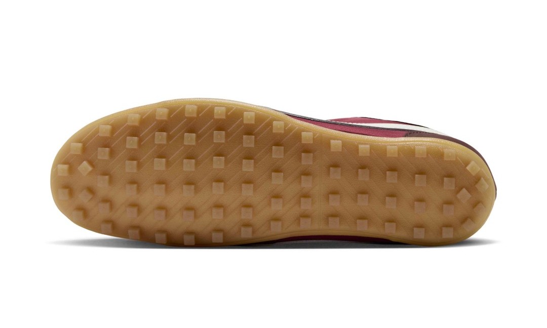 Nike Moon Shoe OG Tough Red Mystic Dates